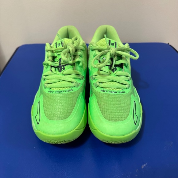PUMA Lamelo Ball M.E.L.O. MB.01 Lo Volt Green Size 6.5 - Picture 4 of 11